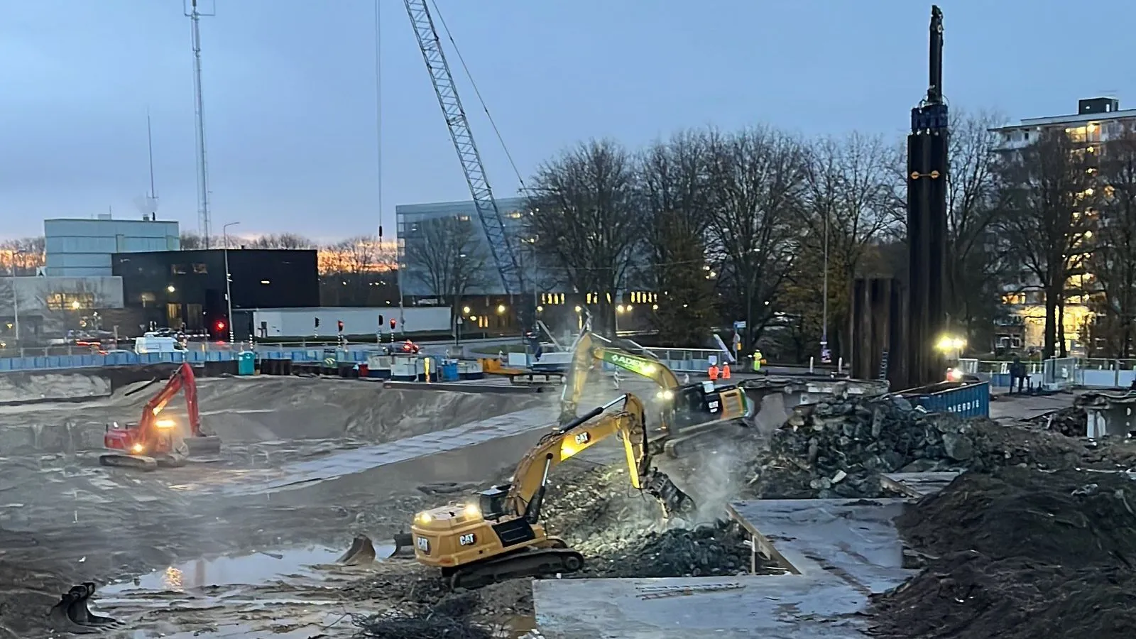 Bouwplaats bij een project met meerdere panden